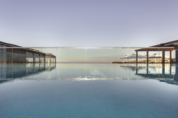 Wyndham Grand Istanbul Kalamis Marina Hotel